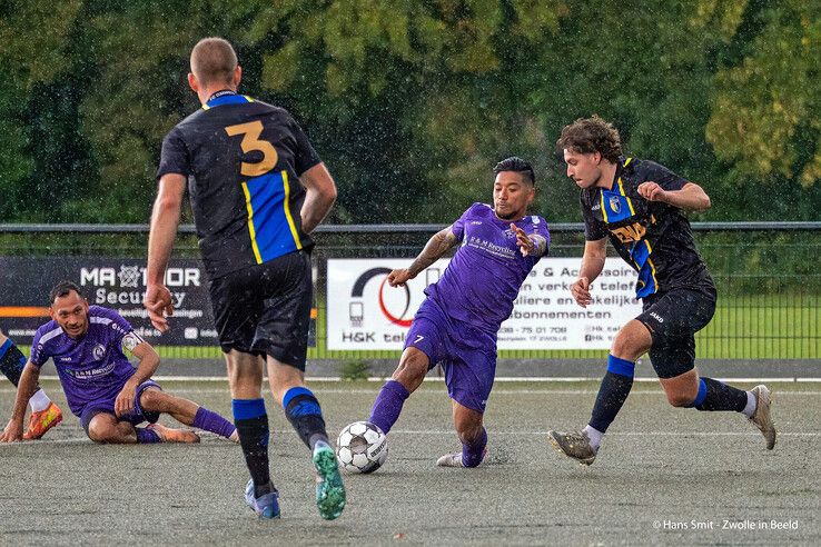 In beeld: Dieze West en Be Quick ’28 stoten door in beker en treffen elkaar zaterdag in competitie
