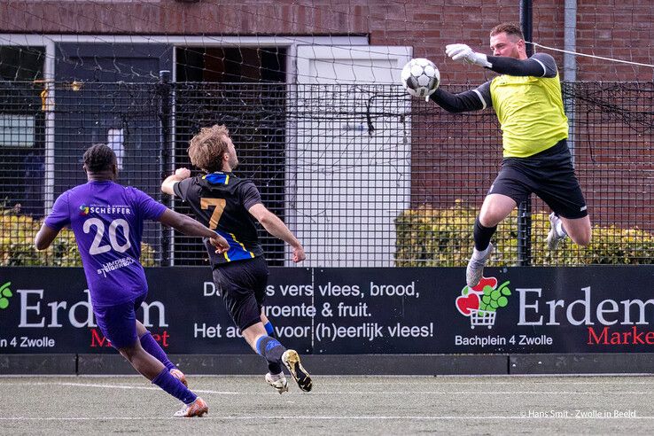 In beeld: Dieze West en Be Quick ’28 stoten door in beker en treffen elkaar zaterdag in competitie
