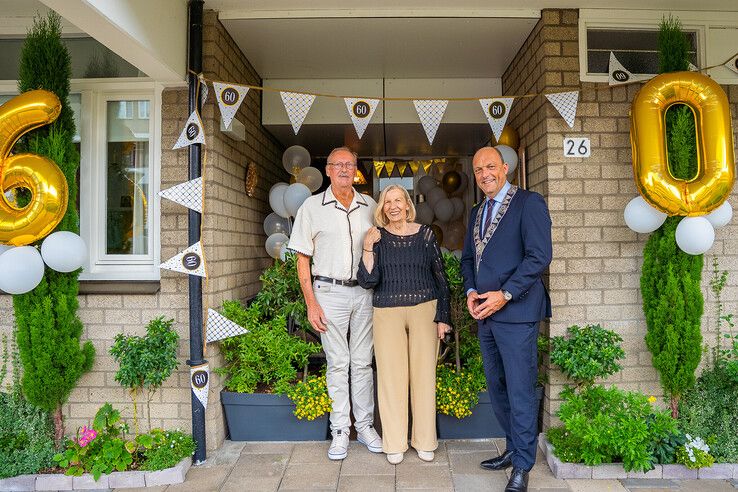 Thomas en Toos Hector vieren diamanten huwelijk in Zwolle