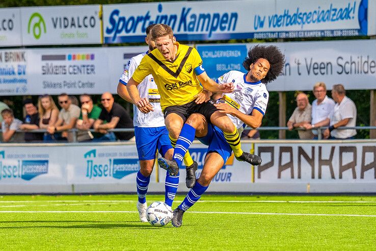 In beeld: DOS Kampen delft thuis het onderspit tegen Unicum in bekerduel