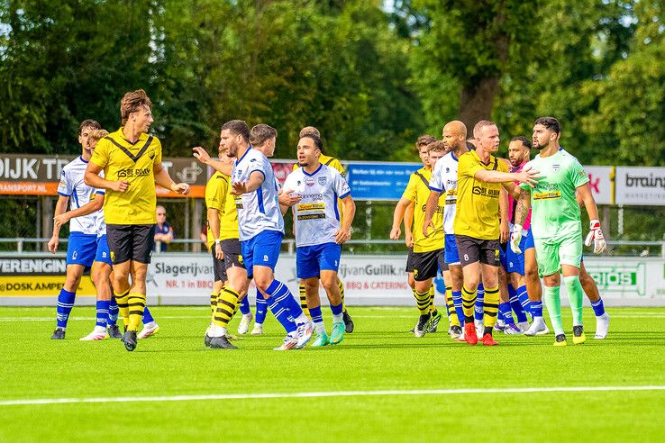 In beeld: DOS Kampen delft thuis het onderspit tegen Unicum in bekerduel