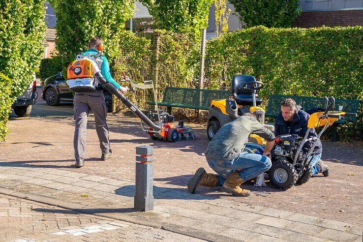 In beeld: Bewoners Kamperzeedijk pakken opnieuw 10 jaar groenonderhoud op