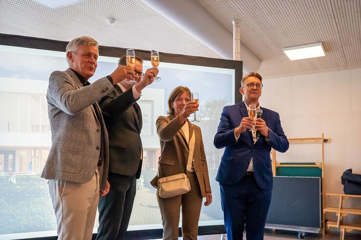 Kindcentrum Hanzewijk officieel geopend in Kampen