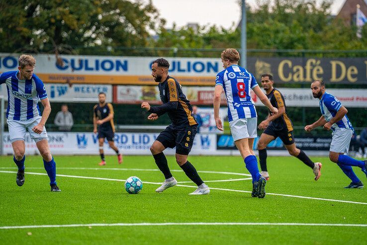 In beeld: KHC onderuit in eerste thuiswedstrijd, DOS hekkensluiter