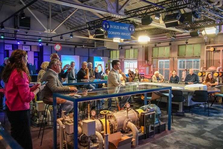 In beeld: Cultuurwethouders reiken Erfgoedprijs Zwolle-Kampen uit aan Makersfabriek