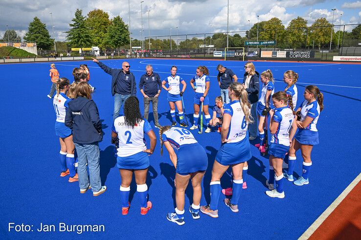 In beeld: Zwolse hockeyvrouwen onderuit na late treffer Gooische