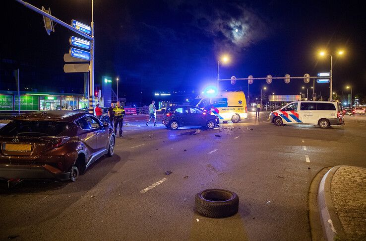 Flinke schade bij botsing op kruising Ceintuurbaan in Zwolle