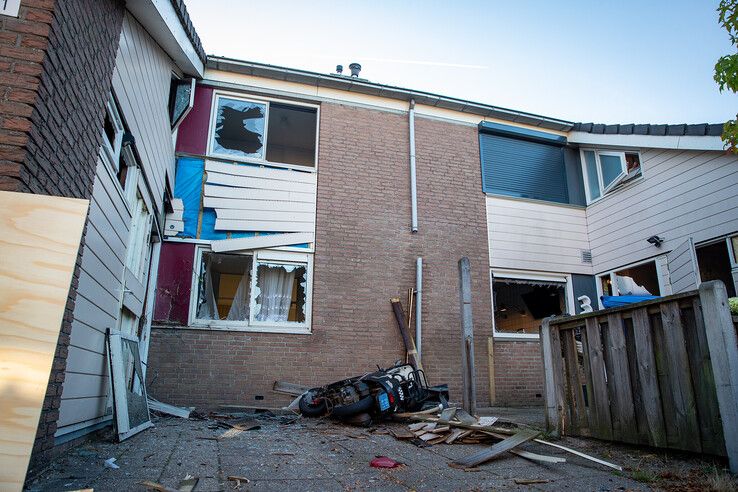 De schade aan de woningen na de explosie in Zwolle.