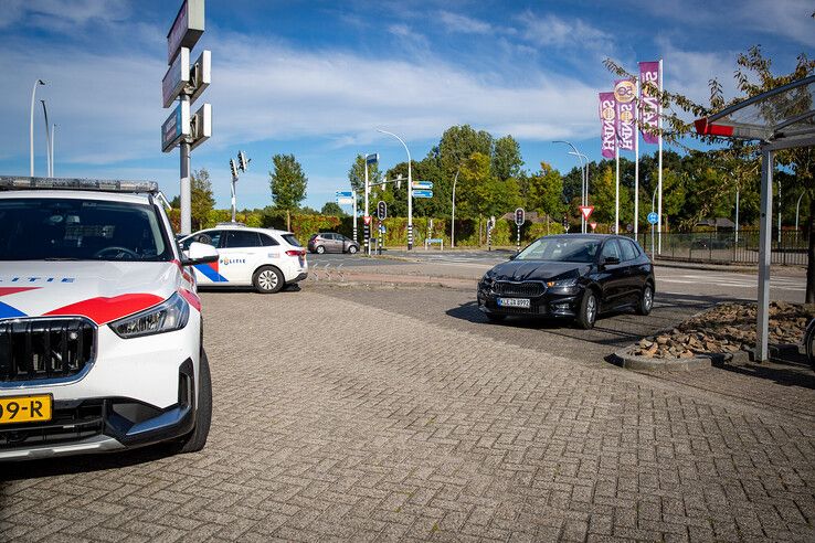 Flinke schade na botsing op Westenholterallee in Zwolle