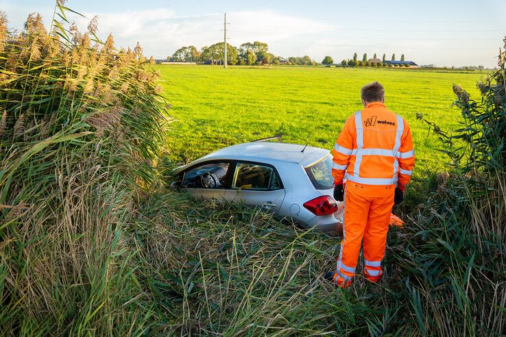 Auto in sloot langs Zwolseweg bij Wilsum.