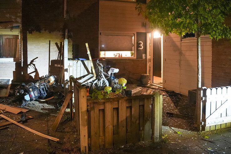 Twee woningen in Zwolle beschadigd door nachtelijke explosie, geen gewonden