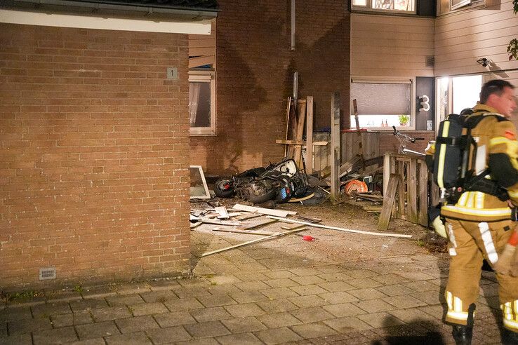 Twee woningen in Zwolle beschadigd door nachtelijke explosie, geen gewonden