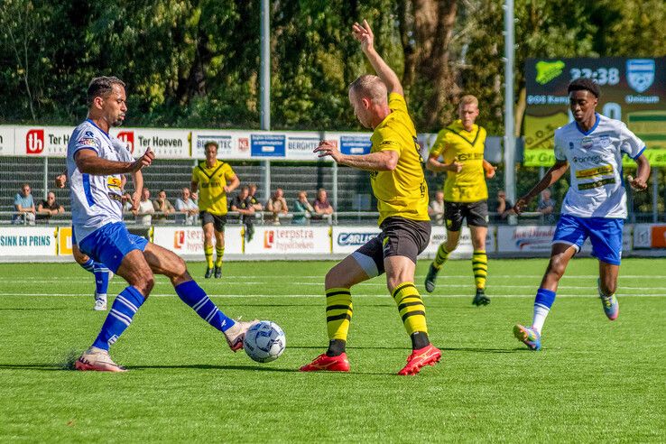 In beeld: DOS Kampen delft thuis het onderspit tegen Unicum in bekerduel