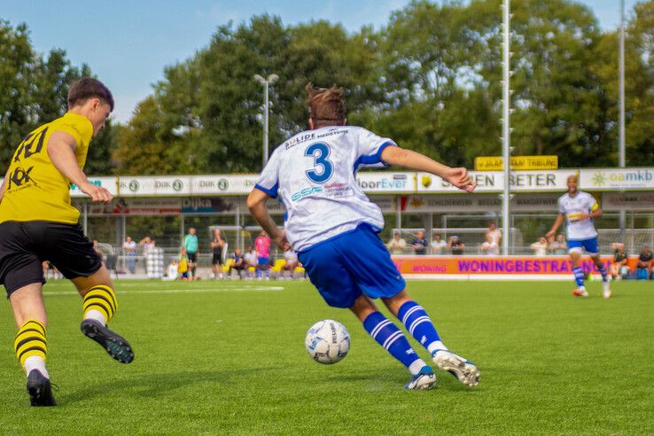 In beeld: DOS Kampen delft thuis het onderspit tegen Unicum in bekerduel