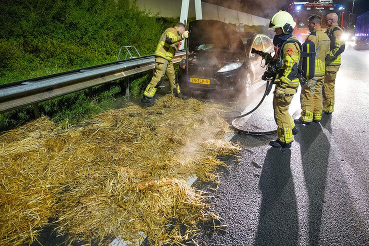 Sallands Bakfeest eindigt in vlammenzee: hooi op de weg zorgt voor autobrand in Zwolle