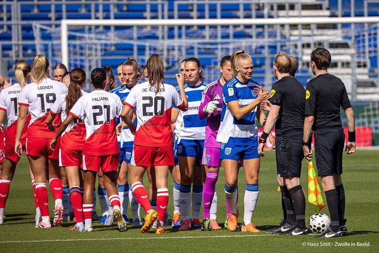 In beeld: PEC Zwolle Vrouwen zakt door het ijs in blessuretijd tegen FC Utrecht