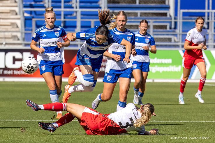 In beeld: PEC Zwolle Vrouwen zakt door het ijs in blessuretijd tegen FC Utrecht