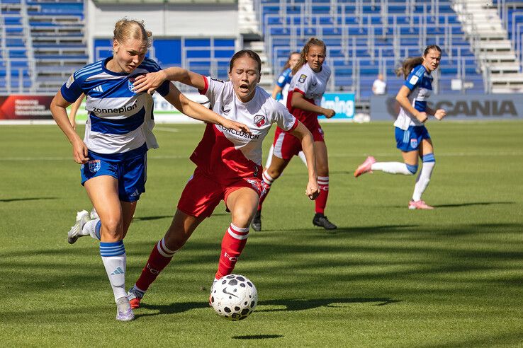 In beeld: PEC Zwolle Vrouwen zakt door het ijs in blessuretijd tegen FC Utrecht