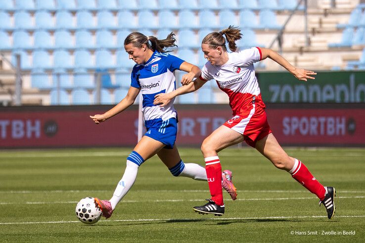 In beeld: PEC Zwolle Vrouwen zakt door het ijs in blessuretijd tegen FC Utrecht