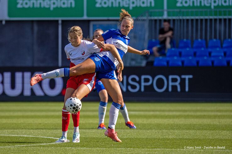 In beeld: PEC Zwolle Vrouwen zakt door het ijs in blessuretijd tegen FC Utrecht