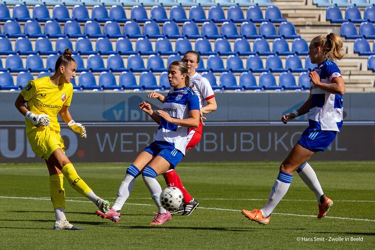 In beeld: PEC Zwolle Vrouwen zakt door het ijs in blessuretijd tegen FC Utrecht