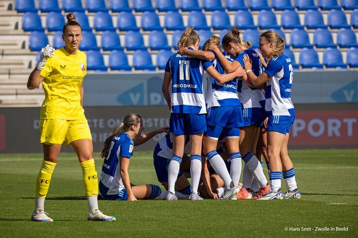 In beeld: PEC Zwolle Vrouwen zakt door het ijs in blessuretijd tegen FC Utrecht