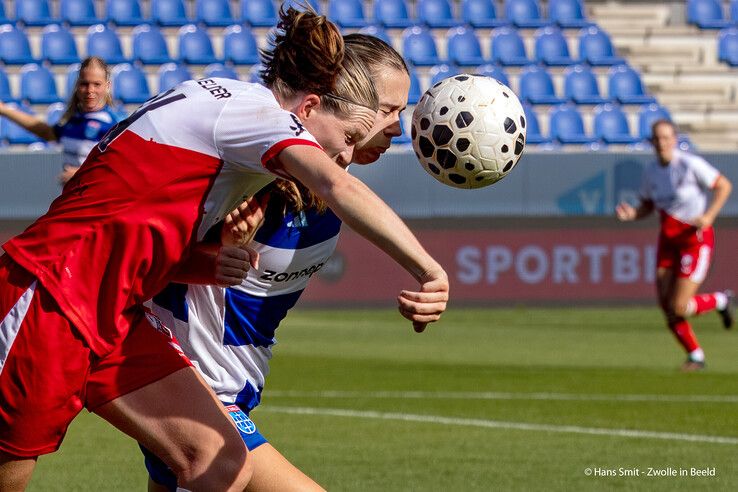 In beeld: PEC Zwolle Vrouwen zakt door het ijs in blessuretijd tegen FC Utrecht