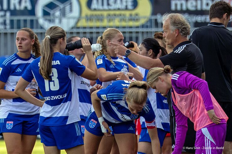 In beeld: PEC Zwolle Vrouwen zakt door het ijs in blessuretijd tegen FC Utrecht