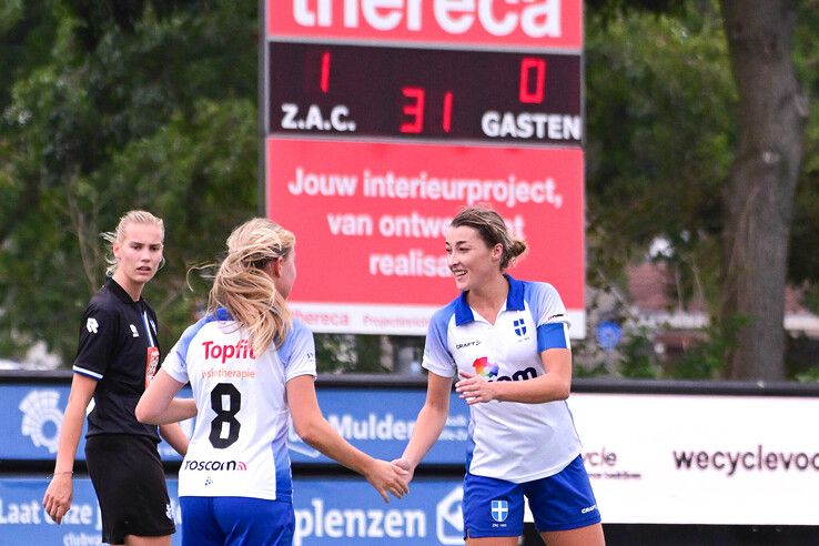 In beeld: ZAC Vrouwen verslaat Helpman met gemak, Van Vilsteren neemt afscheid met doelpunt