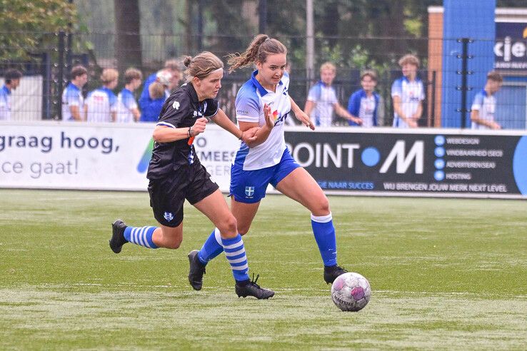 In beeld: ZAC Vrouwen verslaat Helpman met gemak, Van Vilsteren neemt afscheid met doelpunt