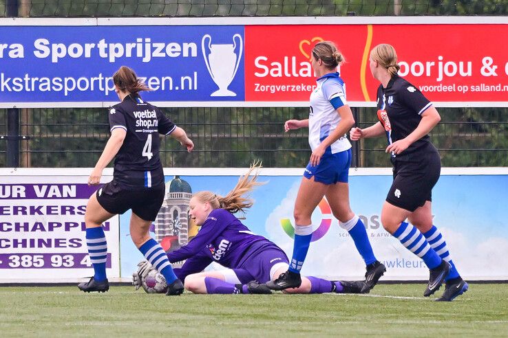 In beeld: ZAC Vrouwen verslaat Helpman met gemak, Van Vilsteren neemt afscheid met doelpunt