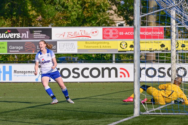 In beeld: ZAC Vrouwen verslaat Helpman met gemak, Van Vilsteren neemt afscheid met doelpunt