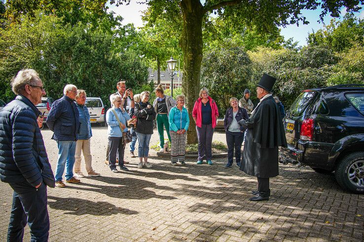In beeld: Begrafenis van een eeuw geleden komt even tot leven in Zwolle