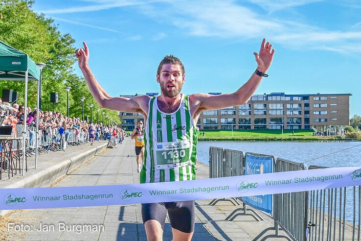 Sander Kloosterziel wint 5 kilometer bij mannen.