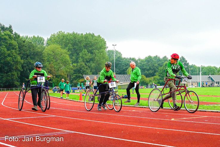 In beeld: Jongste framerunners maken debuut bij clubkampioenschappen AV PEC 1910