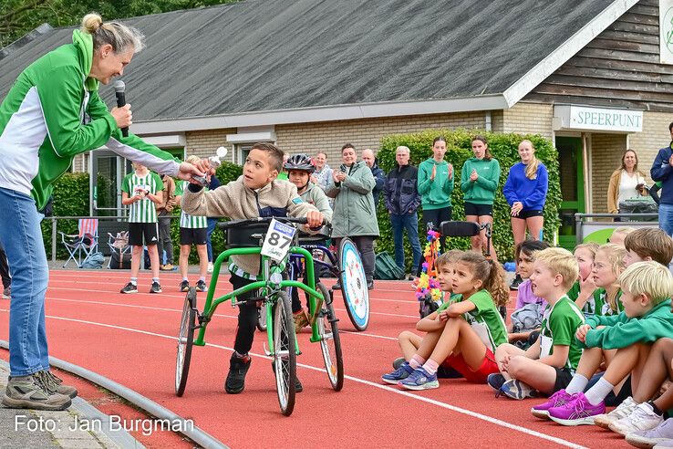 In beeld: Jongste framerunners maken debuut bij clubkampioenschappen AV PEC 1910
