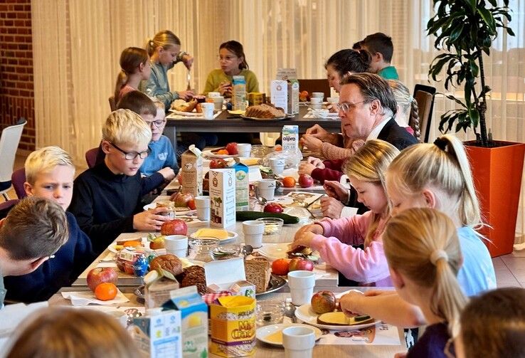 Burgemeestersontbijt in Zwartewaterland.