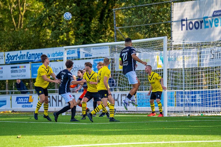 In beeld: DOS Kampen blijft puntloos na 1-3 verlies tegen CSV Apeldoorn