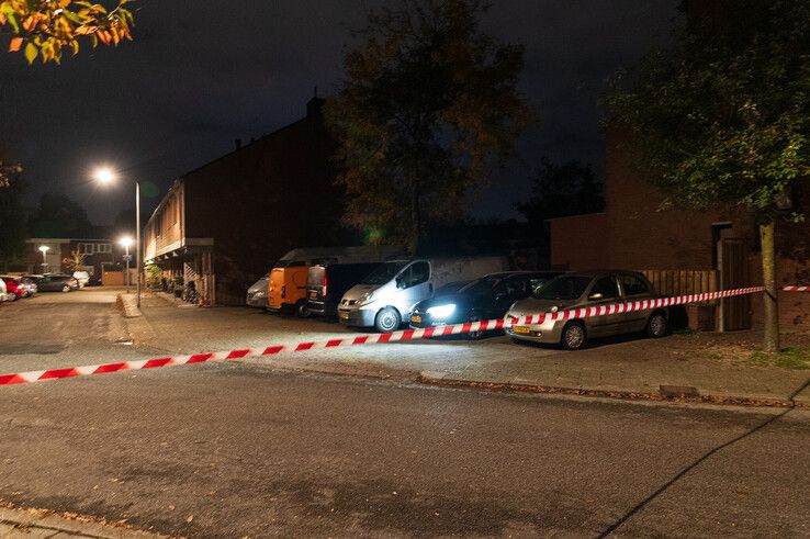 De parkeerplaats waar in maart een auto in vlammen opging.