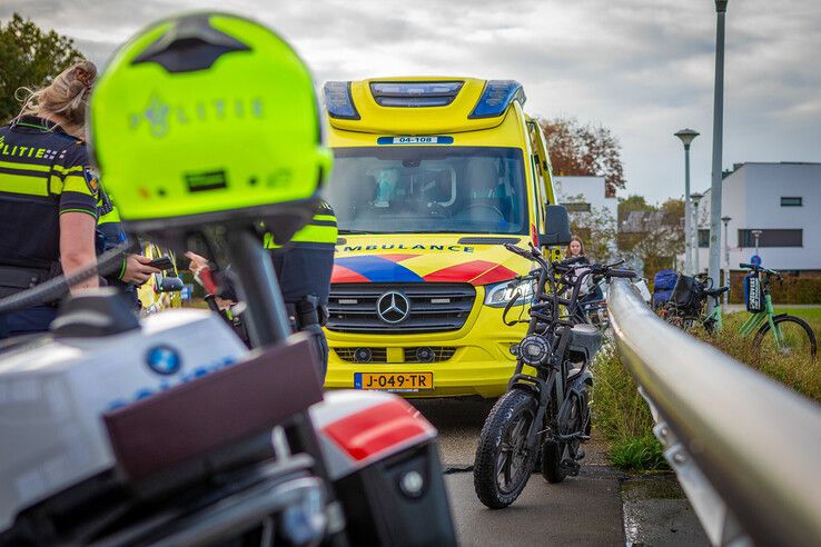 Westenholterbrug in Zwolle tijdelijk dicht na ongeval met fatbike, fietser gewond