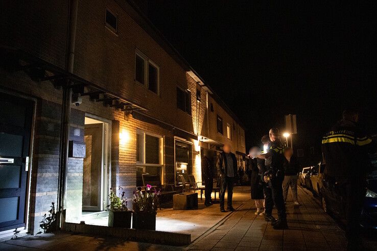 Bij de woning aan de Smetanastraat in Zwolle is een explosief afgegaan.