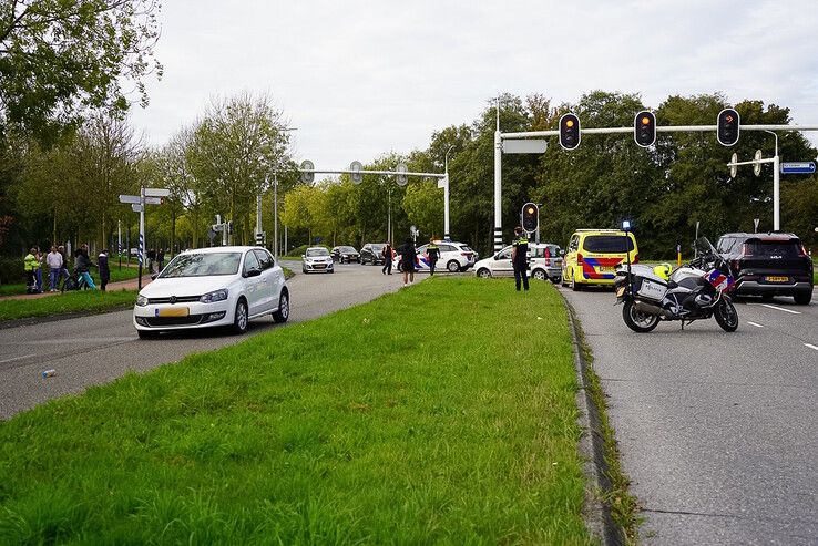 Scooterrijder gewond bij ongeval in Zwolle, automobilist aangehouden