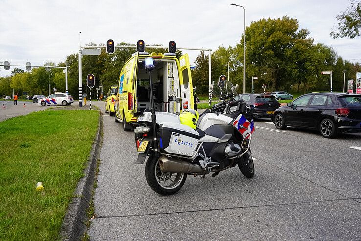 Scooterrijder gewond bij ongeval in Zwolle, automobilist aangehouden