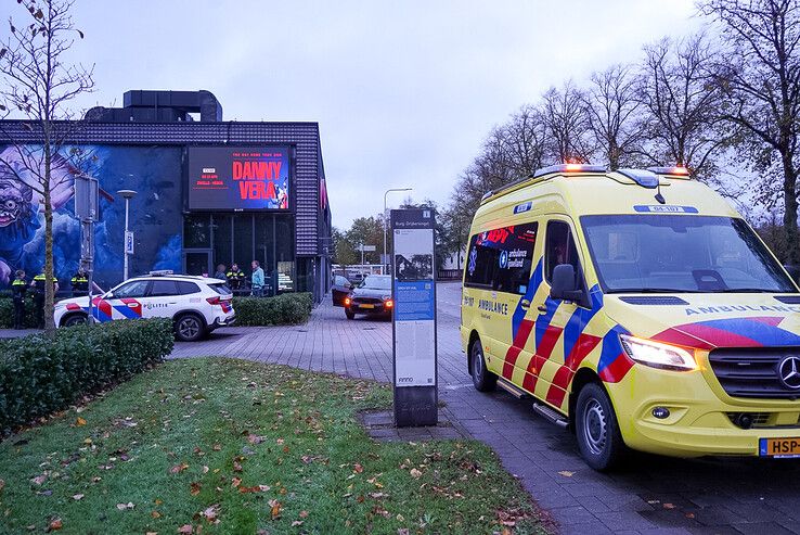 Man (52) uit Hasselt rijdt onder invloed door na aanrijding in Zwolle en doet ‘een plasje’ op ongevalsplek