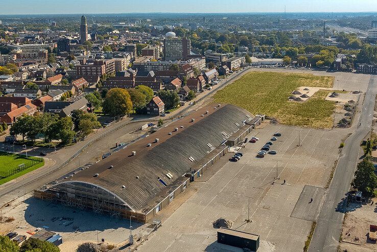 Het voormalige IJsselhallenterrein in Zwolle.
