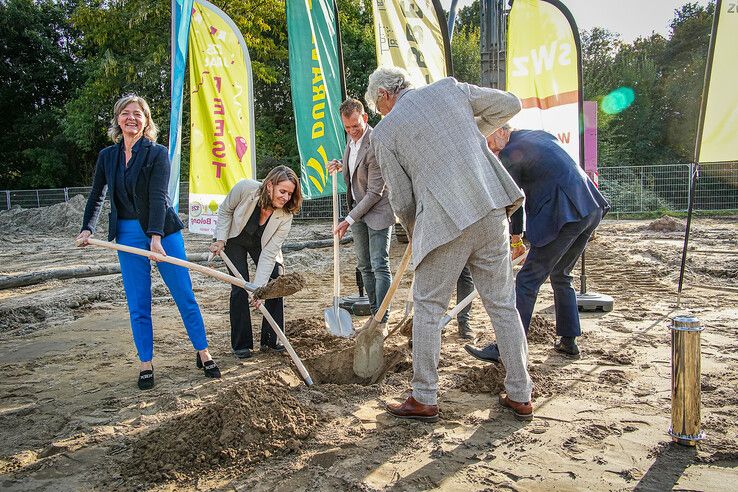 Start bouw op oude Hanzebadlocatie in Zwolle.