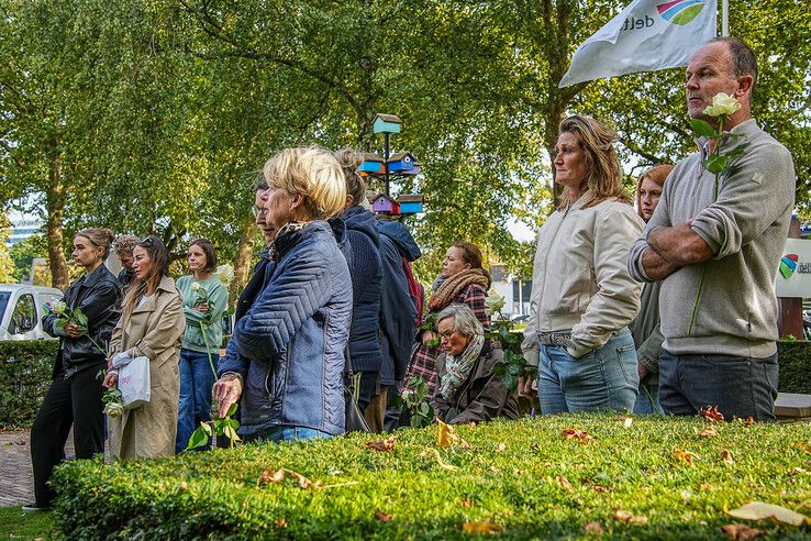 In beeld: Leerlingen herdenken deportatie Joden in Zwolle