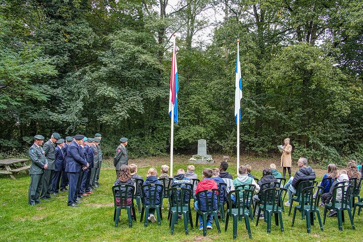 In beeld: Leerlingen herdenken oorlogsslachtoffers in Zwolle