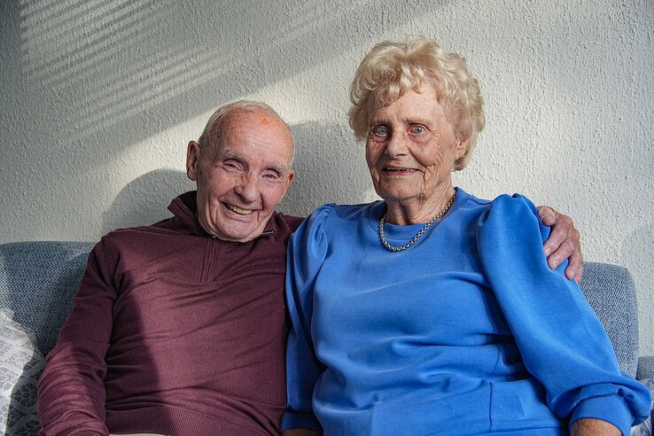 Klaas en Hennie Poll zijn 70 jaar getrouwd.