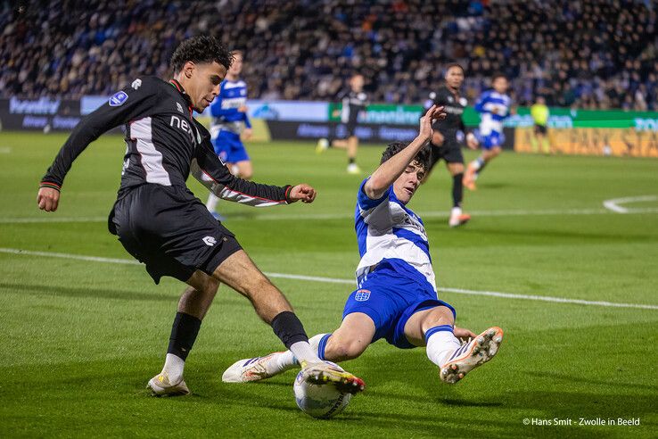 In beeld: NEC tweemaal op voorsprong, maar PEC Zwolle weigert te buigen